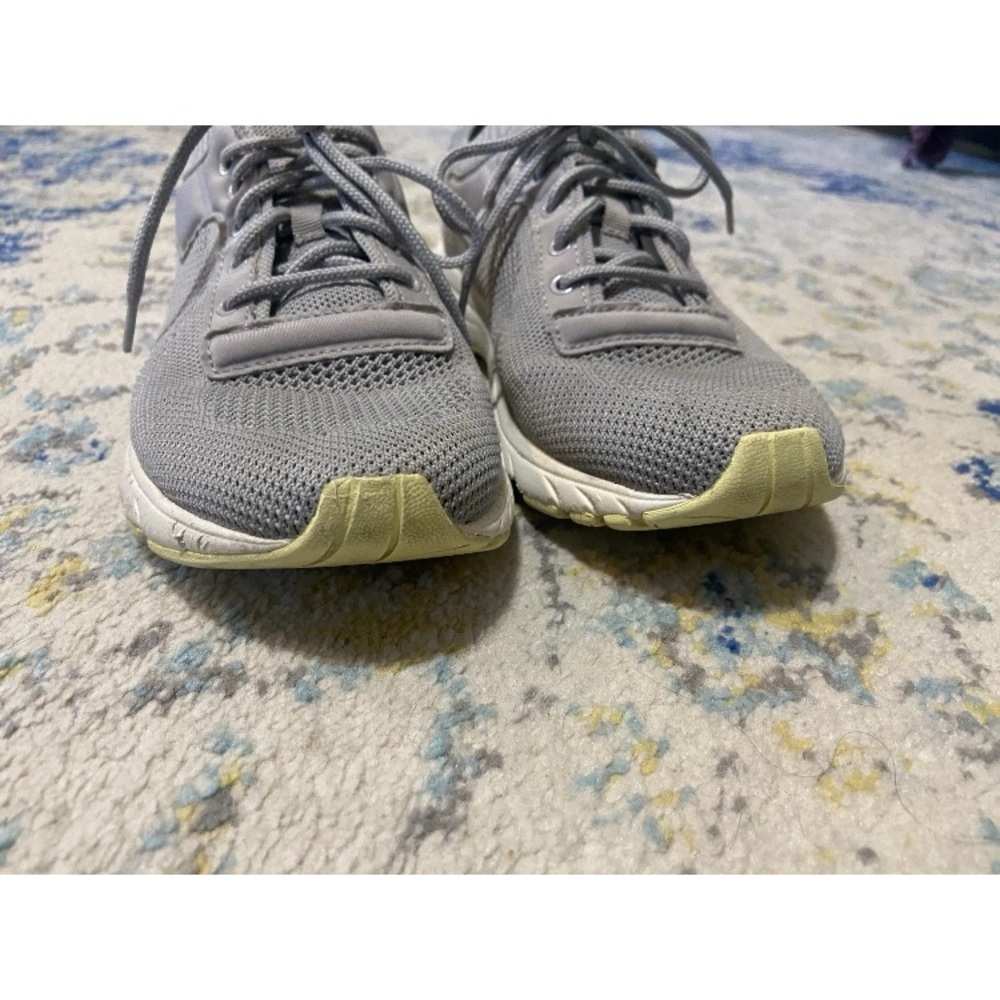 Vionic Endure Size 9.5‎ Walking Shoe Sneaker Light Gray Women's 9 1/2 Pre-Owned - Picture 3 of 11